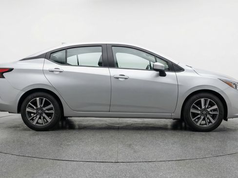 Used 2025 Nissan Versa SV FWD image 11