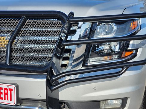 Used 2018 Chevrolet Suburban LT AWD/4WD image 8