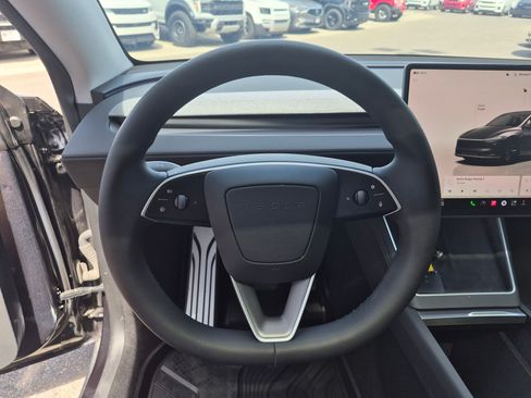Used 2026 Tesla Model Y Long Range AWD/4WD image 16