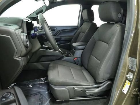 Used 2025 Chevrolet Colorado Trail Boss AWD/4WD image 30
