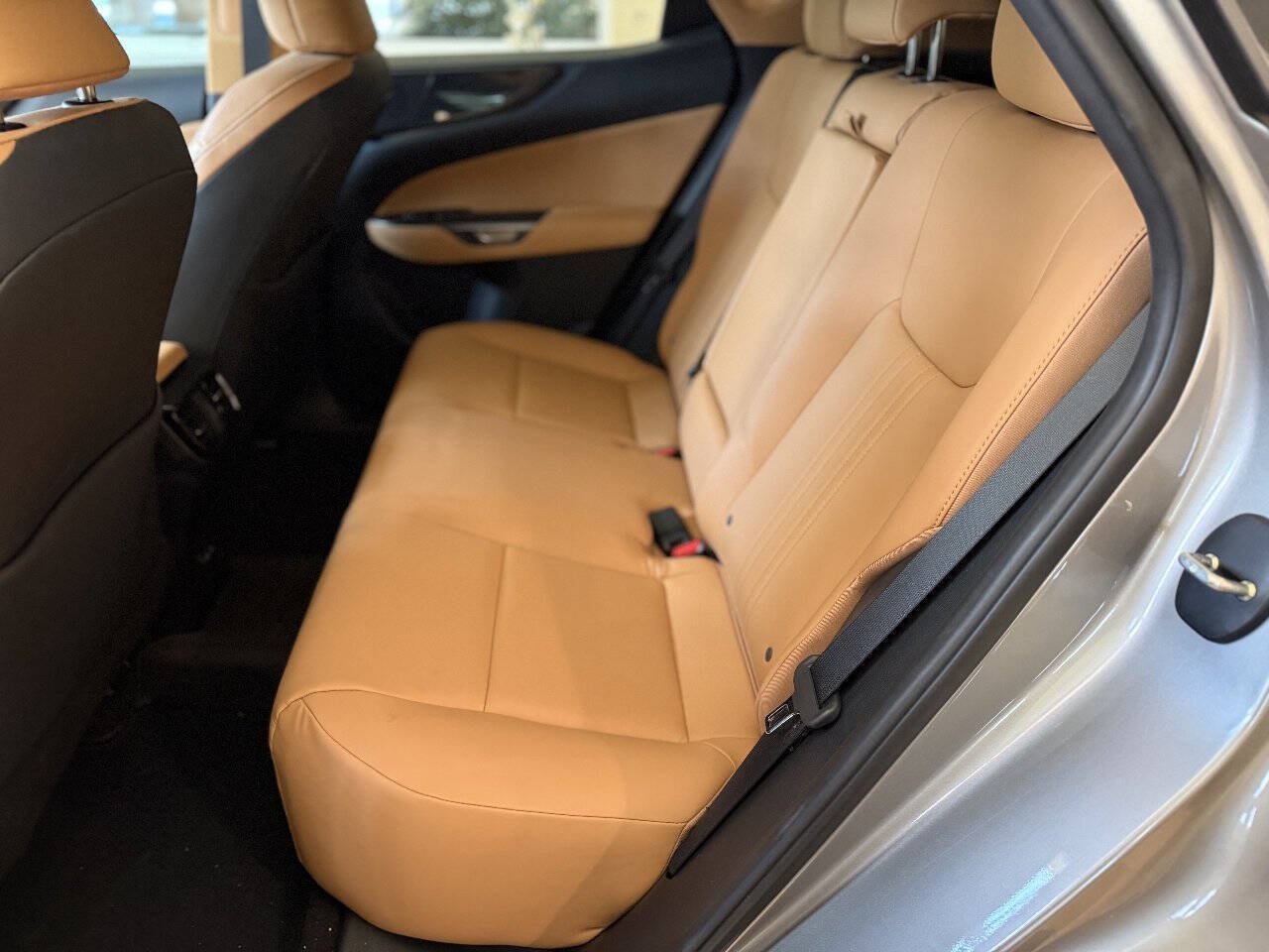 Used 2024 Lexus NX 250 FWD image 13