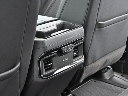 Used 2024 GMC Sierra 1500 AT4 w/ AT4 Premium Package AWD/4WD image 33