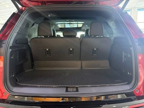 New 2026 Chevrolet Traverse RS w/ LPO, Floor Liner Package AWD/4WD image 8