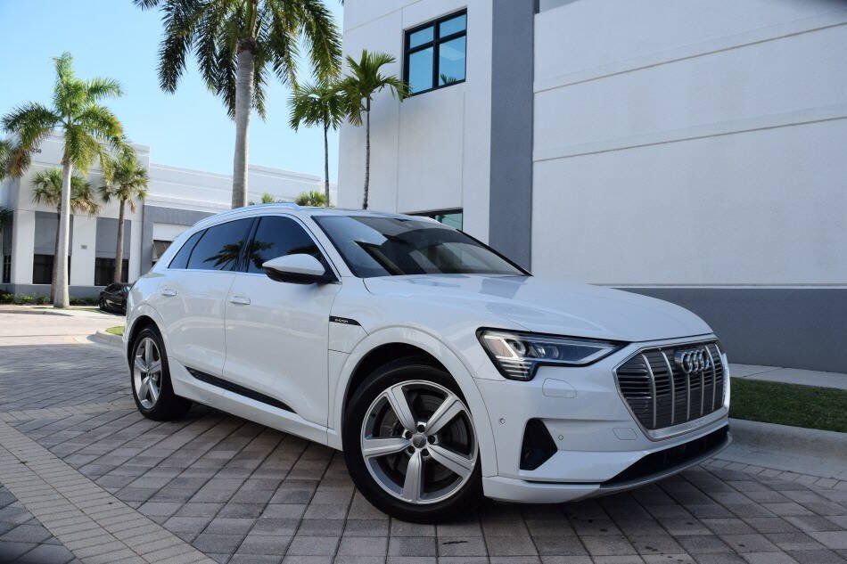 Used 2019 Audi e-tron Prestige w/ Prestige Package AWD/4WD image 1