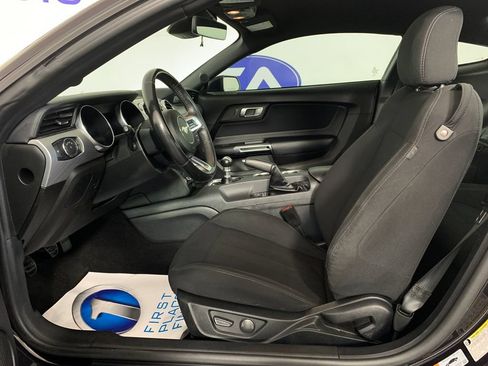 Used 2022 Ford Mustang GT RWD image 15