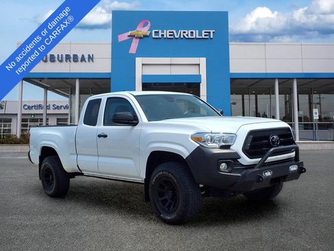 Used 2023 Toyota Tacoma SR RWD image 3