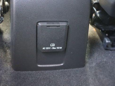 Used 2022 Chevrolet Trax LT w/ LT Convenience Package image 19