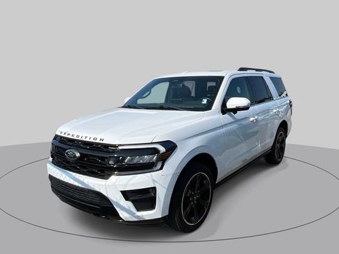 Used 2023 Ford Expedition Limited AWD/4WD image 6