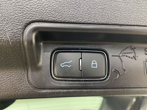 Used 2022 Ford Explorer XLT AWD/4WD image 22