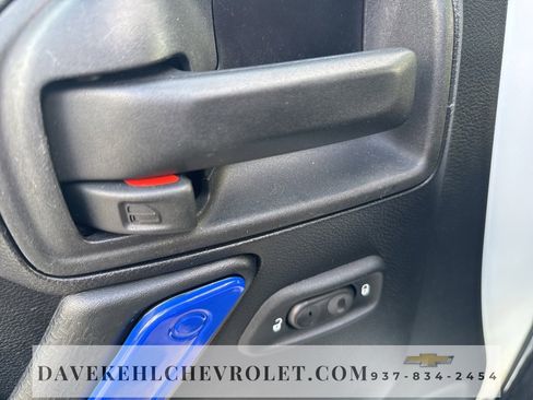 Used 2015 Jeep Wrangler Unlimited Sahara w/ Connectivity Group image 11