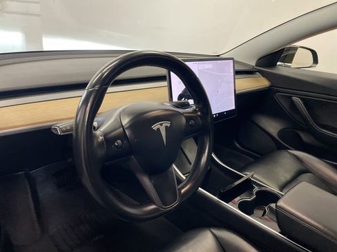 Used 2018 Tesla Model 3 Mid Range image 19