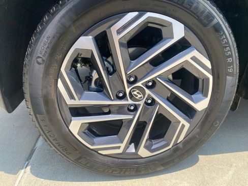 Used 2025 Hyundai Tucson Limited AWD/4WD image 27