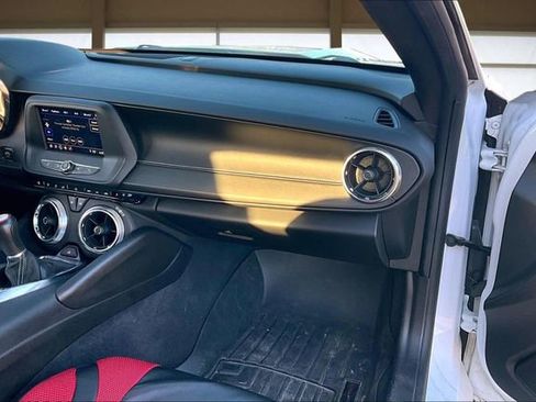 Used 2021 Chevrolet Camaro LT image 17
