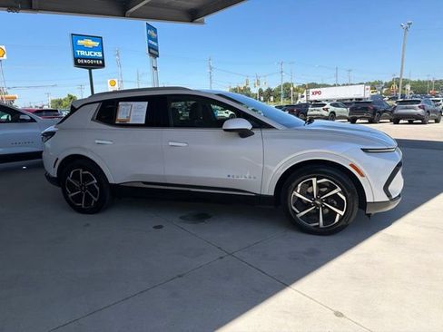 Used 2024 Chevrolet Equinox EV LT AWD/4WD image 7