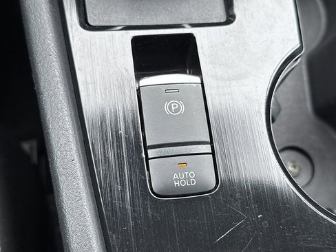 Used 2024 Nissan Rogue S image 24