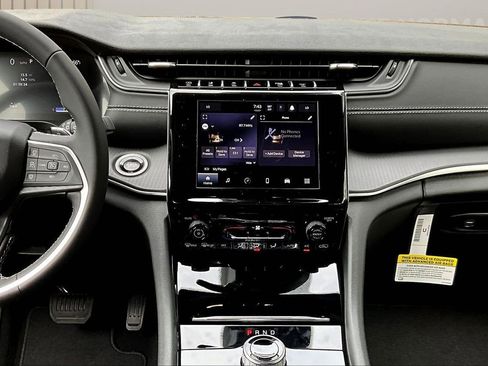 New 2026 Jeep Grand Cherokee Laredo AWD/4WD image 12