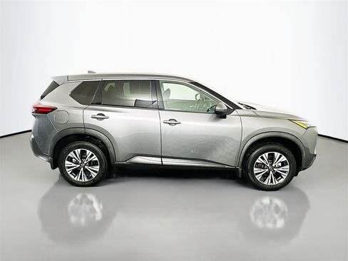 Used 2021 Nissan Rogue SV image 8