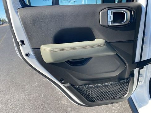 New 2026 Jeep Gladiator Mojave image 36