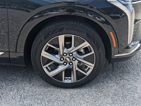 New 2025 Cadillac Optiq Luxury 1 image 10