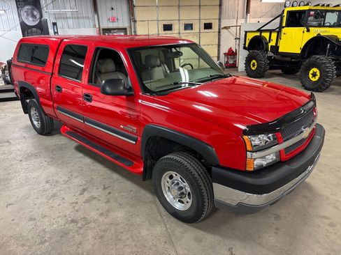Used 2004 Chevrolet Silverado 2500 LS w/ Heavy-Duty Power Package RWD image 17