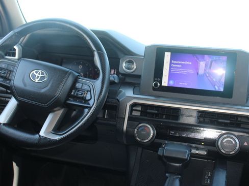 Certified 2025 Toyota 4Runner SR5 AWD/4WD image 25