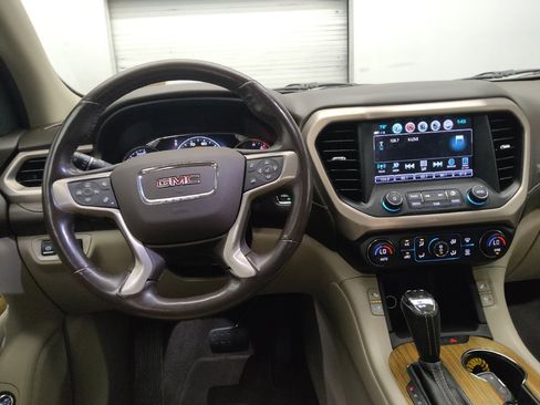 Used 2019 GMC Acadia Denali w/ Technology Package FWD image 22