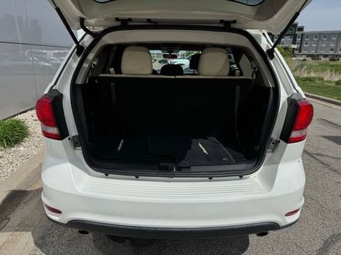 Used 2017 Dodge Journey SXT w/ Comfort/Convenience Group FWD image 36