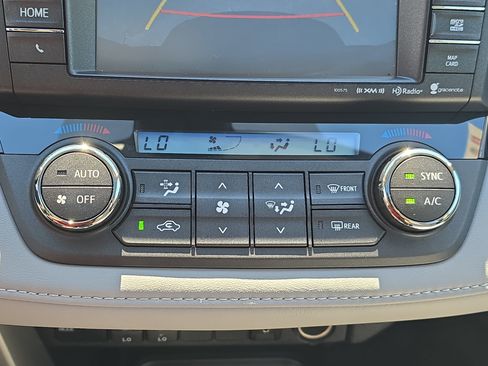 Used 2018 Toyota RAV4 XLE AWD/4WD image 24