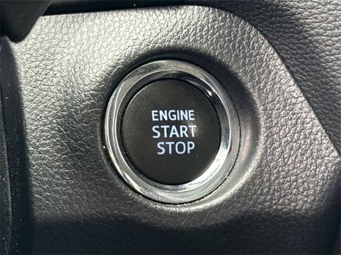 Used 2020 Toyota RAV4 Limited image 35