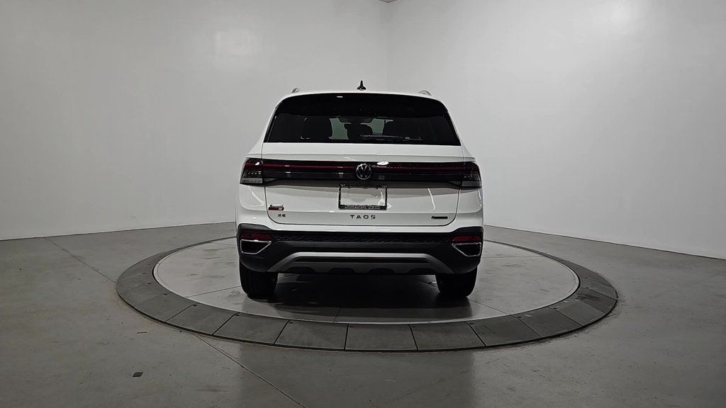 New 2026 Volkswagen Taos SE AWD/4WD image 4