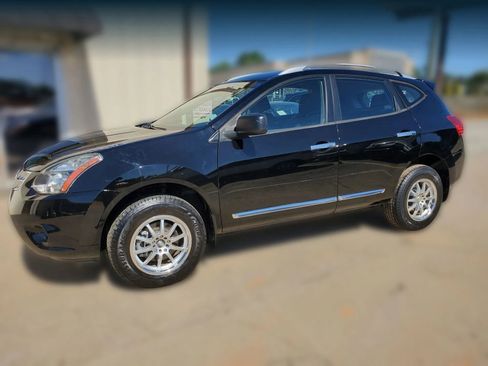 Used 2014 Nissan Rogue S w/ Convenience Package FWD image 3