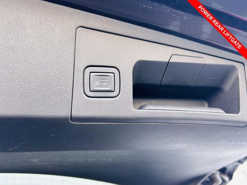 Used 2018 Cadillac XT5 Luxury w/ Driver Awareness Package image 13