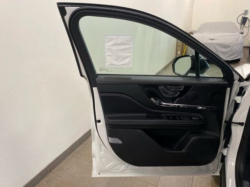 New 2025 Lincoln Corsair AWD w/ Equipment Group 101A image 14