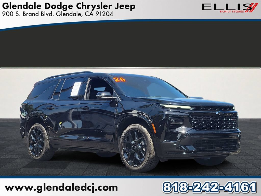 Used 2025 Chevrolet Traverse RS w/ LPO, Floor Liner Package FWD image 1