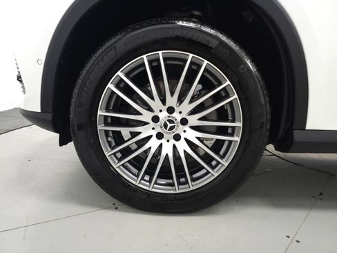 Certified 2026 Mercedes-Benz GLC 300 4MATIC image 36