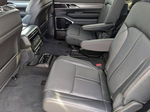 New 2026 Jeep Grand Wagoneer Limited w/ Premium Group II image 29