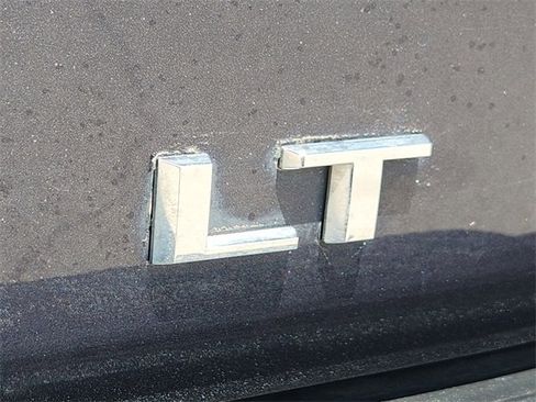 Used 2023 Chevrolet Suburban LT image 12