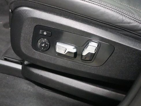 Used 2023 BMW X7 xDrive40i w/ Climate Comfort Package AWD/4WD image 32