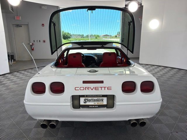 Used 1993 Chevrolet Corvette Coupe RWD image 25
