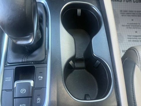 Used 2019 Hyundai Santa Fe Limited w/ Cargo Package image 17