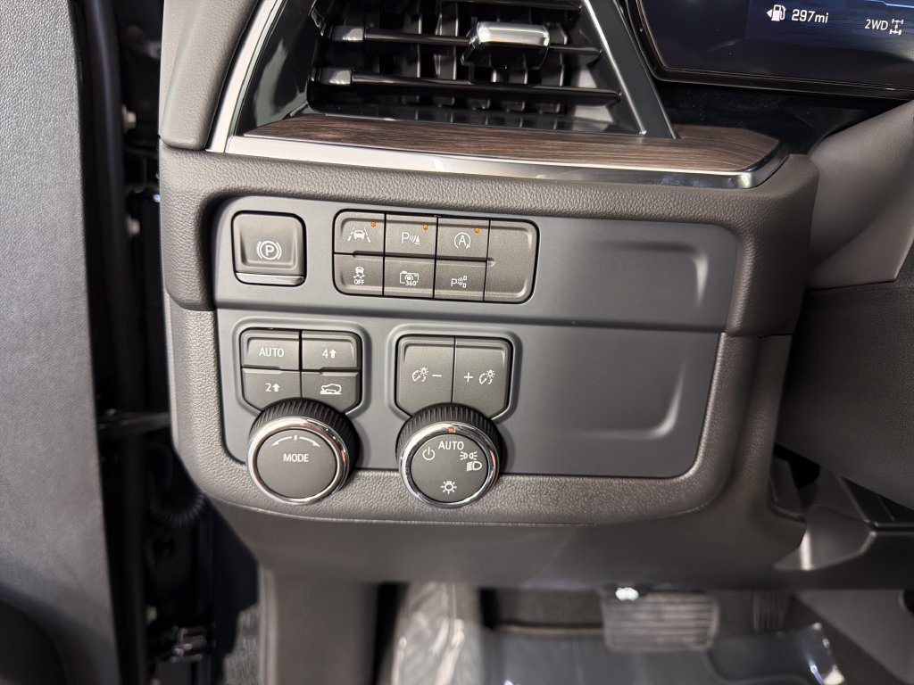 Used 2026 Chevrolet Tahoe LS AWD/4WD image 15