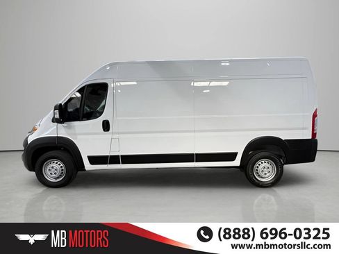 Used 2024 RAM ProMaster 2500 w/ Safety Group FWD image 7