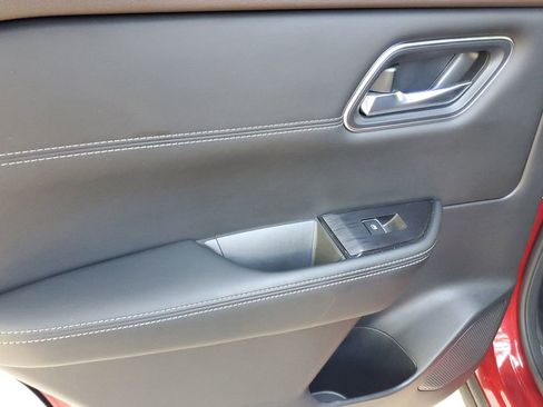 Used 2023 Nissan Rogue Platinum w/ Platinum Premium Package FWD image 13