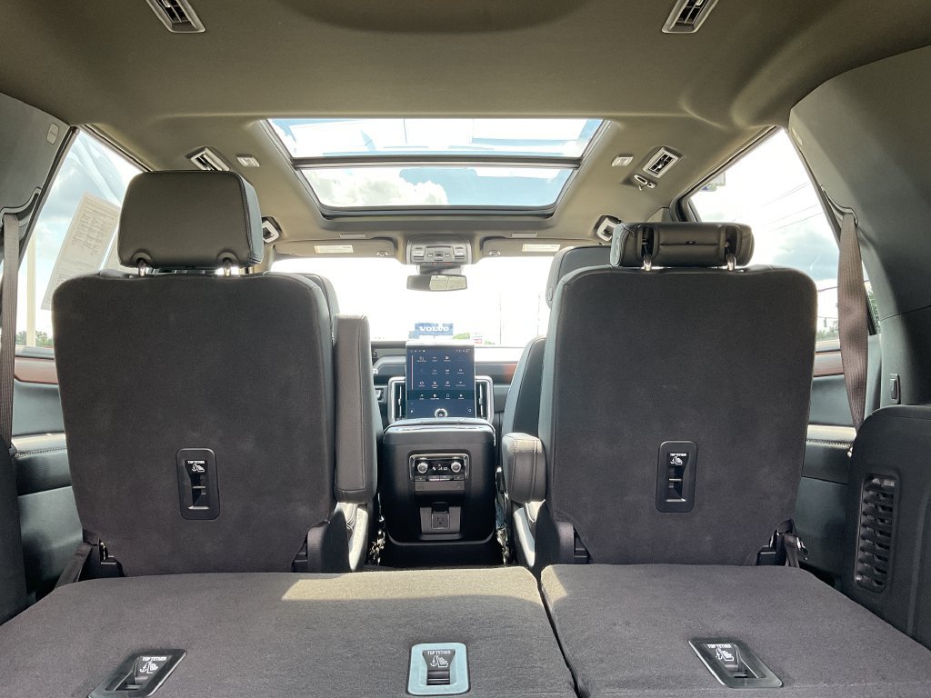 Used 2025 GMC Yukon XL Denali w/ Sun & Power Step Package AWD/4WD image 26