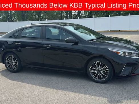 Used 2023 Kia Forte GT-Line FWD image 2