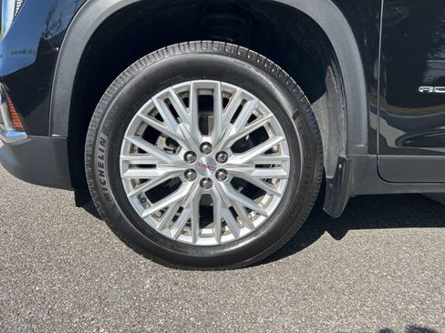 Used 2024 GMC Acadia Elevation w/ Luxury Package image 10