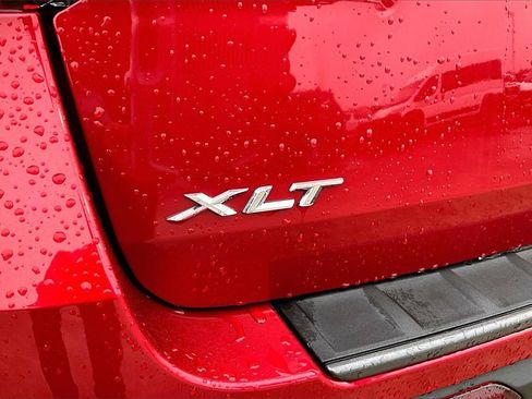 Used 2023 Ford Explorer XLT w/ Equipment Group 202A image 8