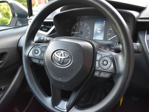 Used 2025 Toyota Corolla LE FWD image 25