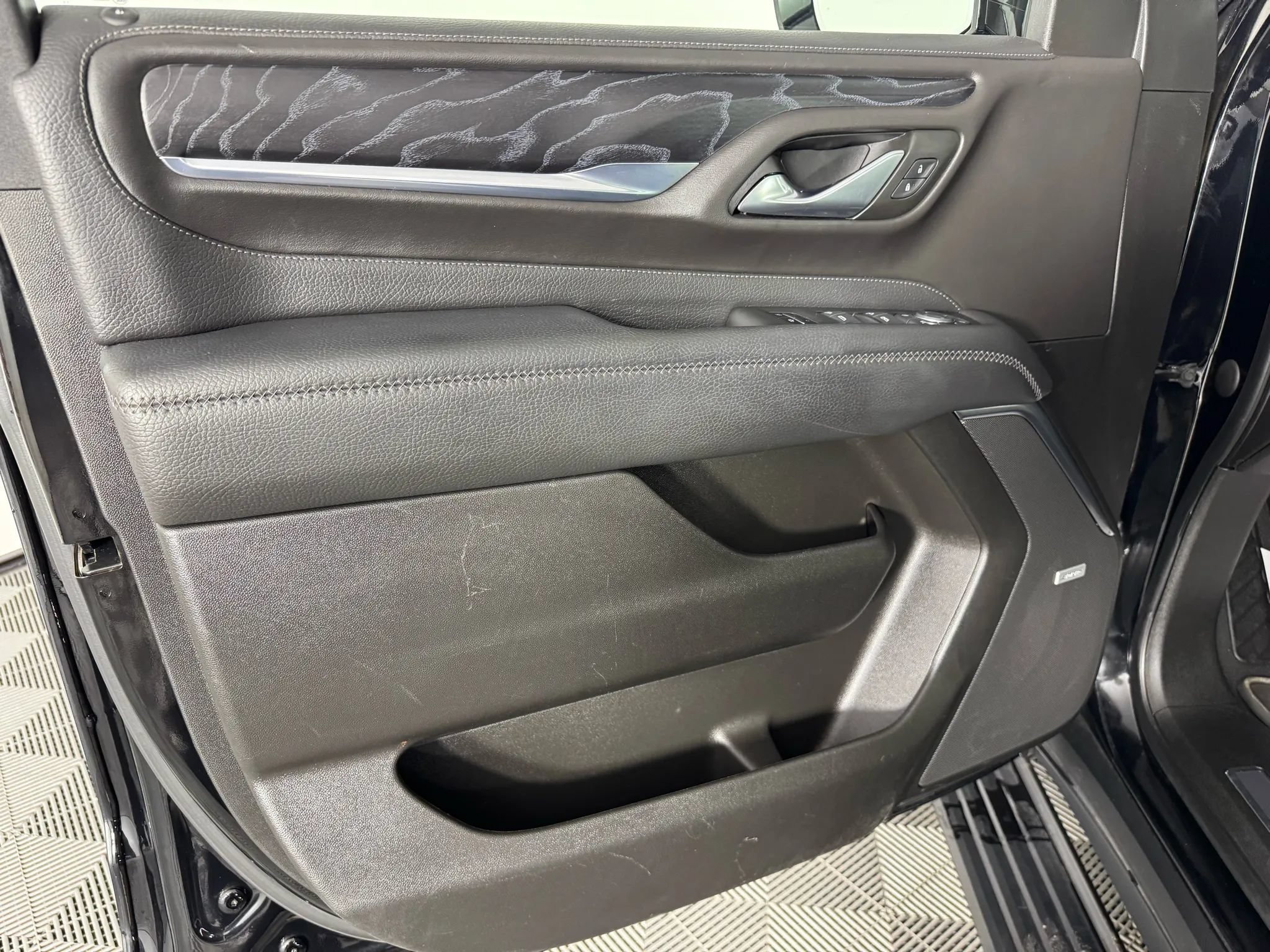 Used 2022 GMC Yukon Denali w/ Advanced Technology Package AWD/4WD image 47