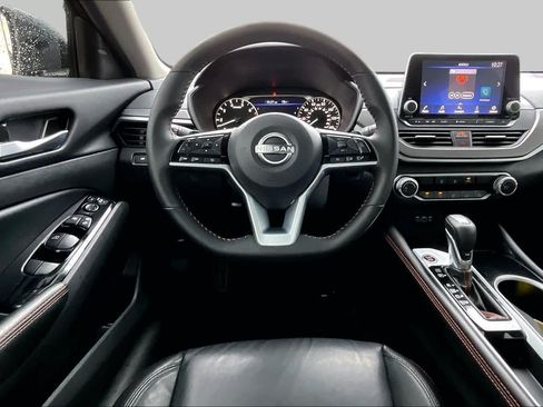 Certified 2025 Nissan Altima 2.5 SR FWD image 6